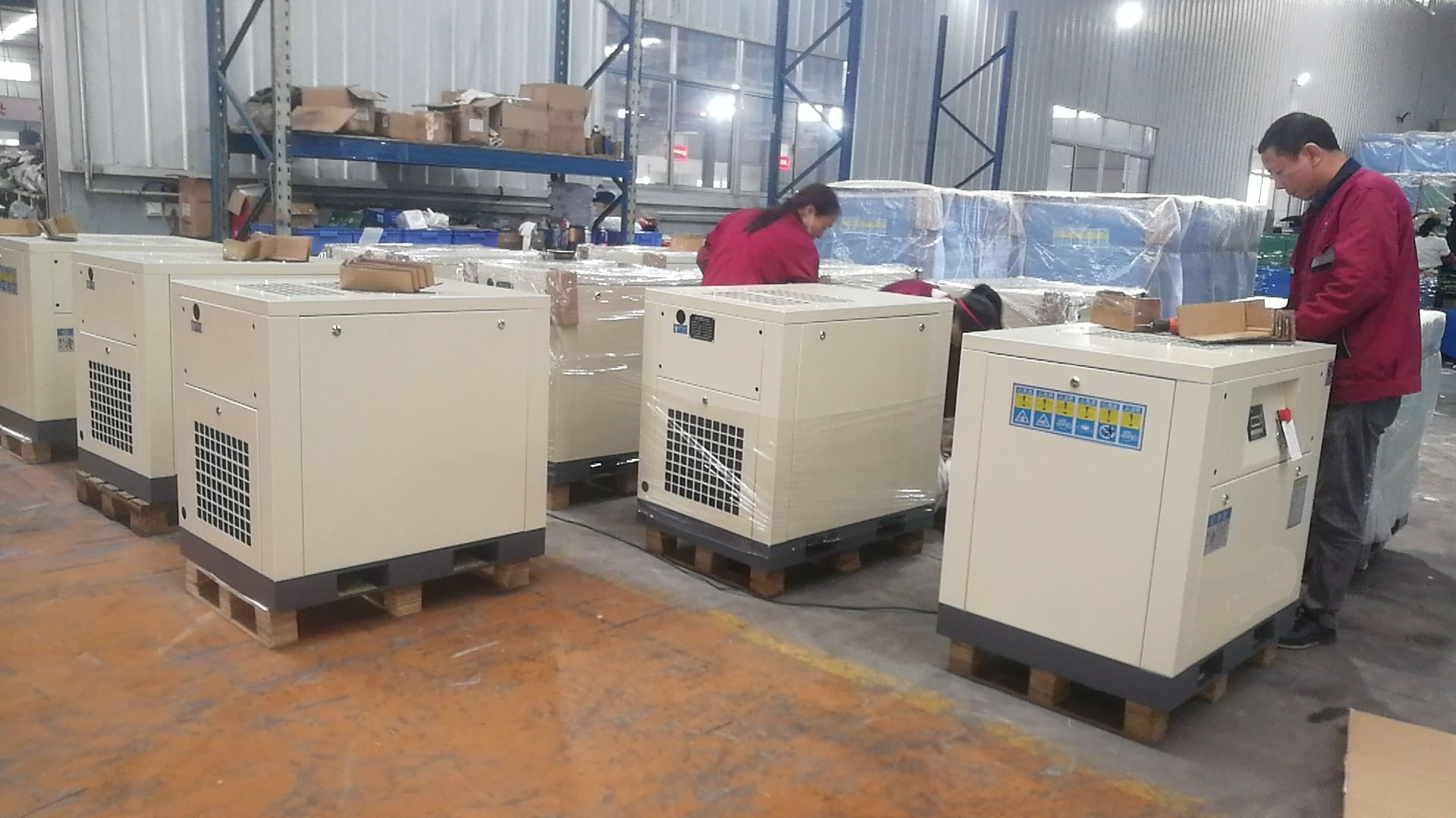 15kw 20hp 2.2m3 / mnt Kompresor Udara Inverter Jenis Sekrup untuk Pemrosesan Kaca